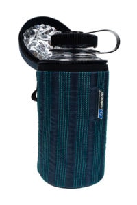 A 32oz Insulated Sleeve in blue, partially unzipped at the top, holds a clear water bottle.